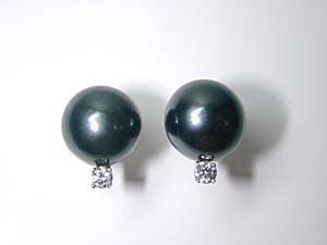 0.12ct Black Pearl Diamond Earrings  18kt White Gold JEWELFOEME BLUE