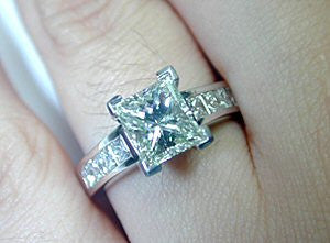 2.28ct G-SI1 Princess Diamond Engagement Ring 18kt EGL certified JEWELFORME BLUE