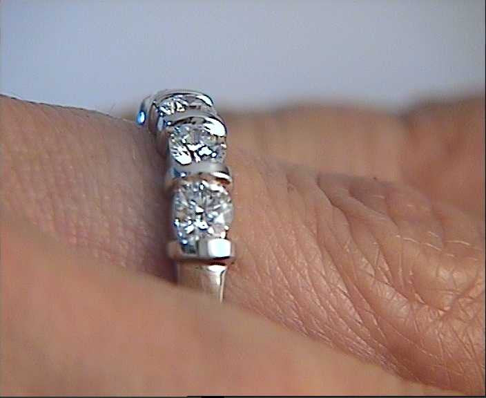 Round Diamond Wedding Ring 1.10ct 18kt White Gold Anniversary bridal Birthday Gift JEWELFORME BLUE
