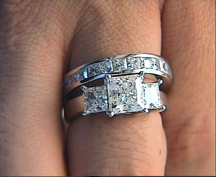 2.05ct Princess diamond Eternity Weddiing Ring Band 18kt JEWELFORME BLUE