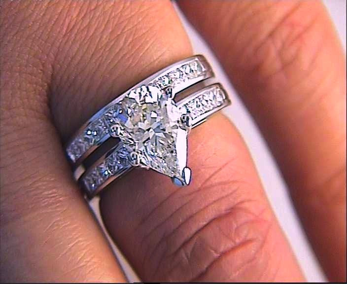 2.97ct Pear Shape diamond Engagement ring & Wedding band set 18kt White Gold JEWELFORME BLUE