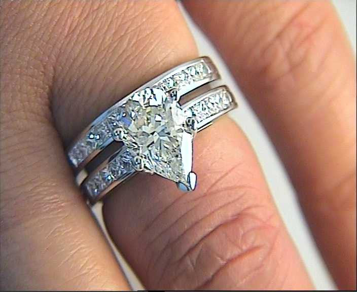3.70ct Pear Shape Diamond Engagement Ring Wedding Band Set 18kt White Gold JEWELFORME BLUE