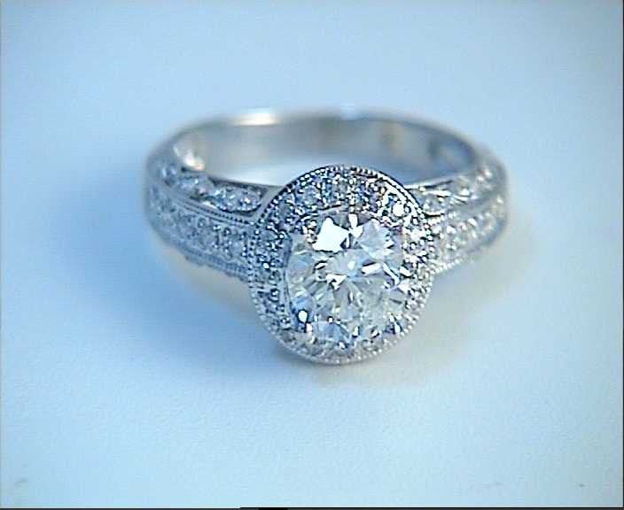 2.38ct F-VS2 Round Diamond Engagement Ring 18kt White Gold