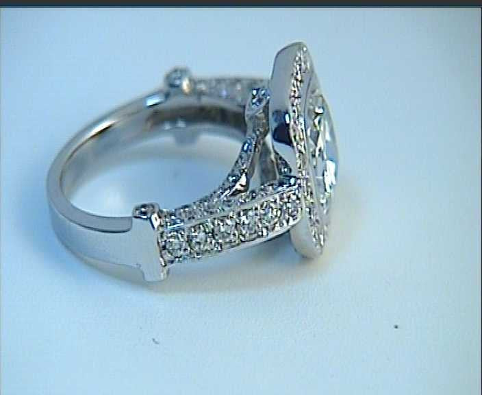 3.02ct Cushion Cut Diamond Engagement Ring GIA JEWELFORME BLUE 18kt