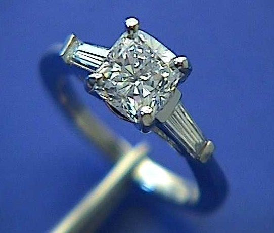 2.27ct G-VS2 Cushion Cut Diamond Engagement Ring GIA certified JEWELFORME BLUE