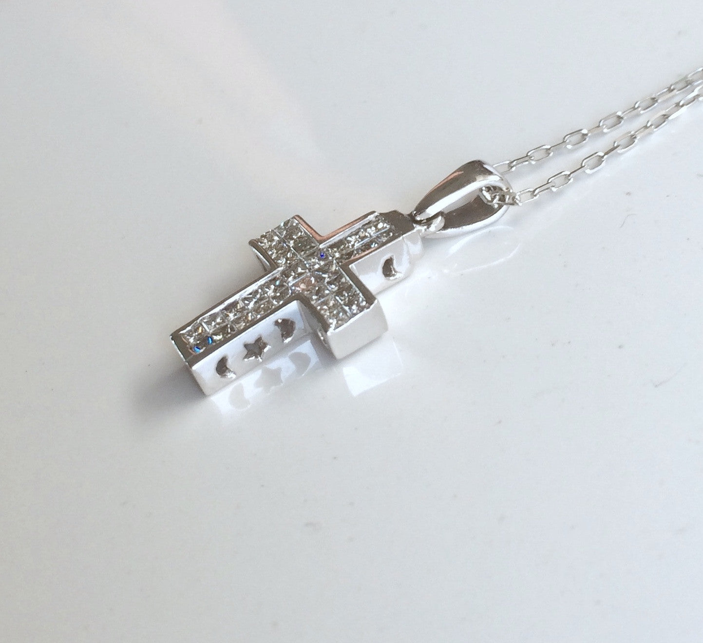 1.62ct Princess Diamond Cross Pendant Necklace JEWELFORME BLUE