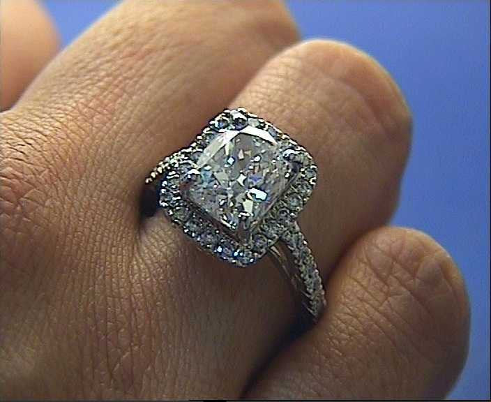 3.80ct F-VS2 Cushion Cut Diamond Engagement Ring 18kt White Gold JEWELFORME BLUE