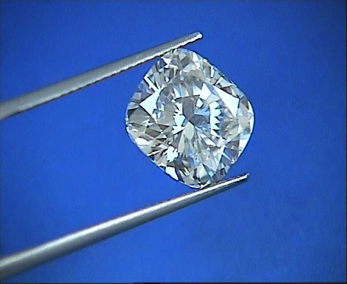 2.06ct F-VS1 Cushion Diamond Loose Diamond GIA certified JEWELFORME BLUE 10% less than Blue Nile