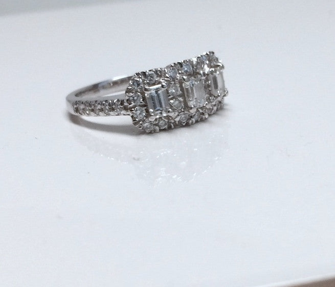 1.52ct Emerald cut Diamond Engagement ring 18k White gold JEWELFORME BLUE