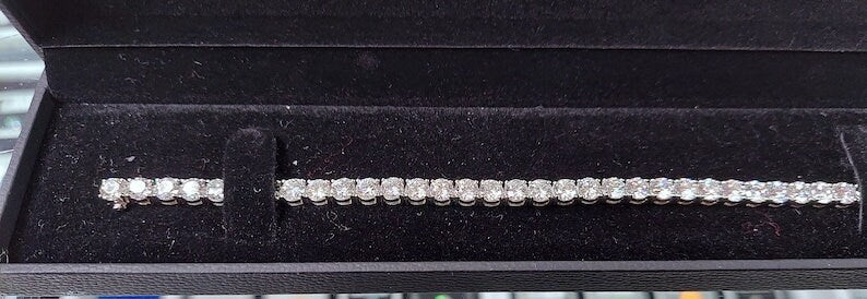 Platinum 8.04ct Diamonds Tennis Bracelet G VS 1/5ct each Diamond